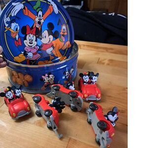 Adorable set of 5 Mickey Mouse & Minnie Mouse Runaway Rail in Collectors Tin